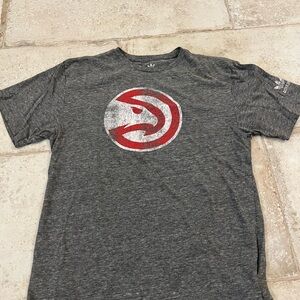 Adidas Atlanta Hawks Tee — Charcoal Gray Vintage-Style Logo Shirt (S)